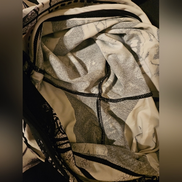 Beetlejuice Leggings - Picture 6 of 7